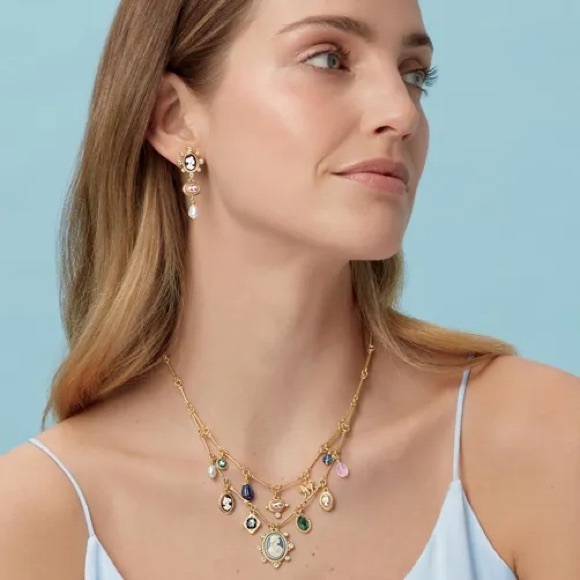 THE MET European Cameo Charm Necklace and Drop Earrings Set - Picture 2 of 7